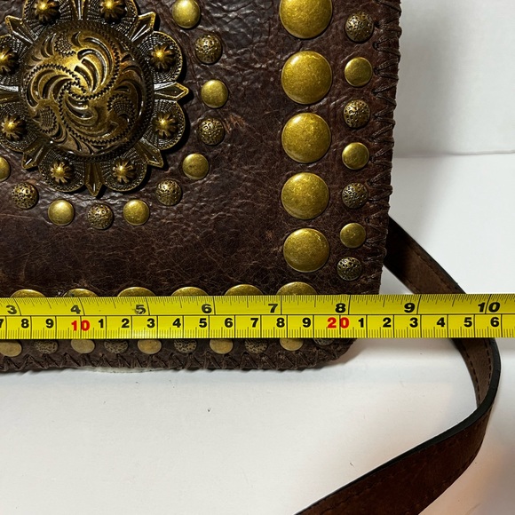 Patricia Nash studded sunburst crossbody bag - Picture 11 of 14